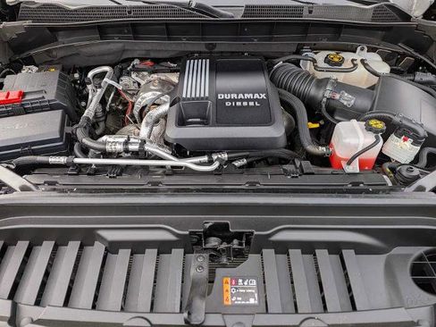 Used 2023 GMC Sierra 1500 AT4 w/ AT4 Premium Package image 3