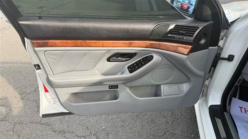 Used 2003 BMW 540i Sedan RWD image 6