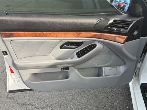 Used 2003 BMW 540i Sedan image 6