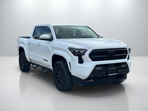 Used 2026 Toyota Tacoma SR5 AWD/4WD image 3