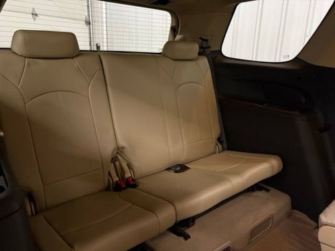 Used 2012 GMC Acadia SLT FWD image 18