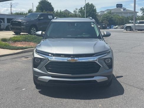 Used 2024 Chevrolet TrailBlazer LT w/ LT Cold Weather Package FWD image 21
