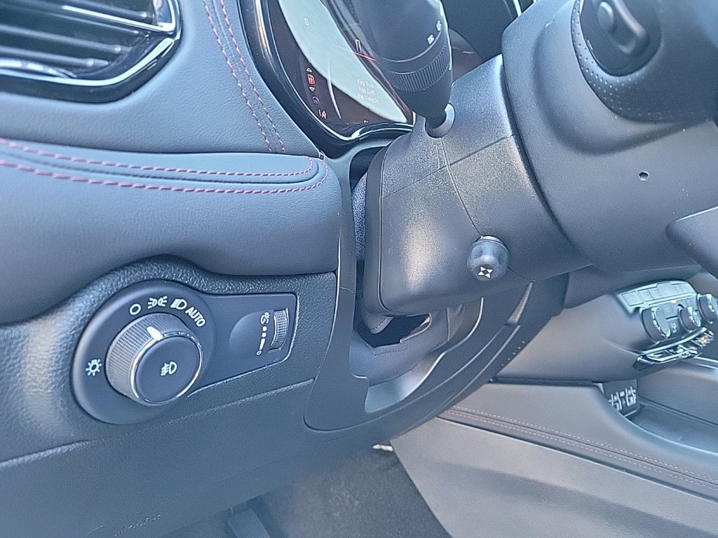 Used 2022 Dodge Durango R/T AWD/4WD image 25