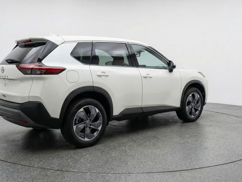 Used 2025 Nissan Rogue SV AWD/4WD image 9