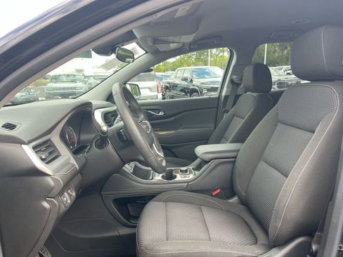 Used 2023 GMC Acadia SLE w/ Driver Convenience Package image 9