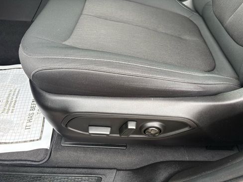 Used 2023 Jeep Grand Cherokee Laredo AWD/4WD image 21