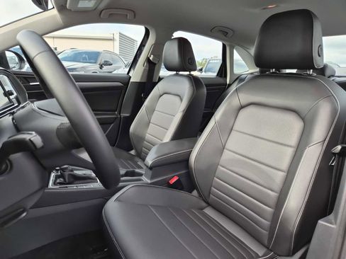 Used 2023 Volkswagen Jetta SE image 15