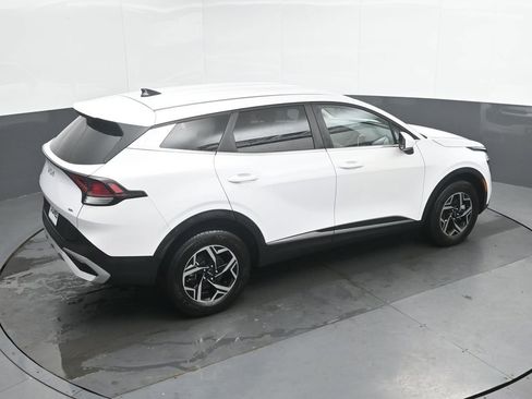 Used 2025 Kia Sportage LX AWD/4WD image 32