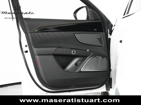 New 2025 Maserati Grecale Modena image 23