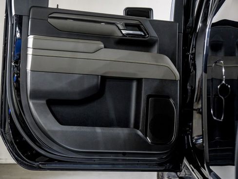 Used 2024 Chevrolet Silverado 2500 ZR2 AWD/4WD image 36