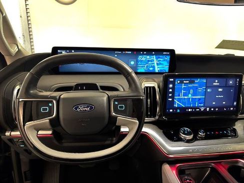 Certified 2025 Ford Expedition Max Platinum AWD/4WD image 5