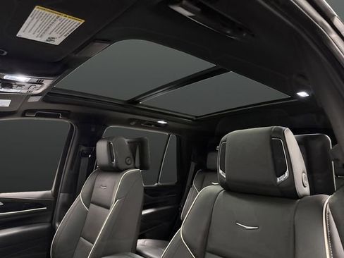 Used 2023 Cadillac Escalade Sport w/ Touring Package image 7