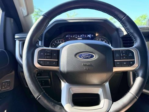 Used 2024 Ford Expedition XLT AWD/4WD image 17
