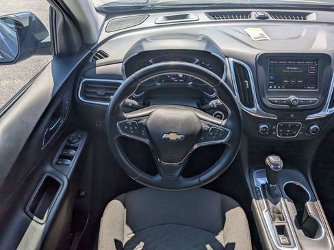 Used 2021 Chevrolet Equinox LT FWD image 17