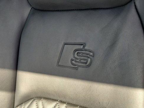 Used 2021 Audi S6 Prestige w/ Prestige Package image 27