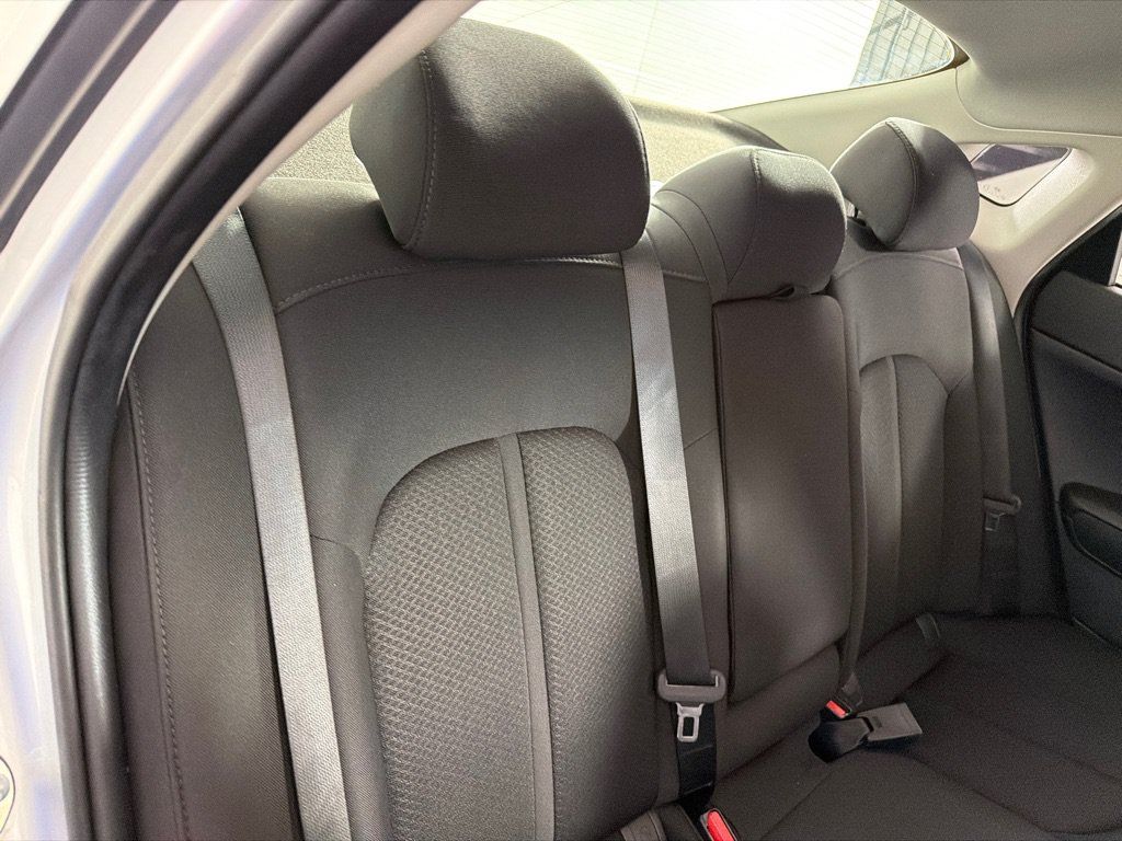 Used 2018 Kia Optima LX FWD image 21