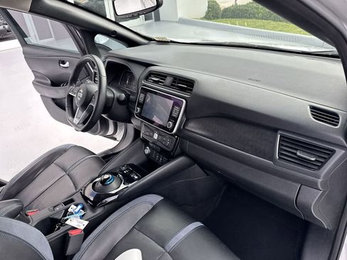 Used 2020 Nissan Leaf SL Plus FWD image 32