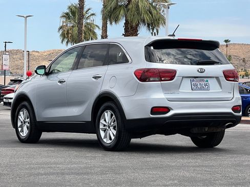 Used 2020 Kia Sorento FWD V6 image 5