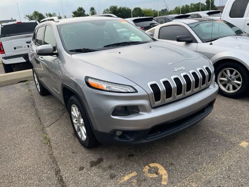 Used 2015 Jeep Cherokee Latitude FWD image 19