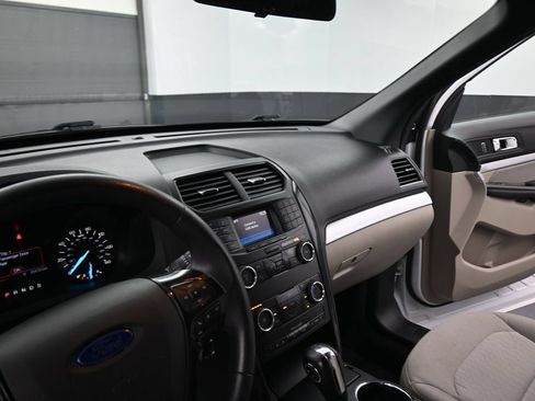 Used 2018 Ford Explorer 4WD w/ Class II Trailer Tow Package image 39
