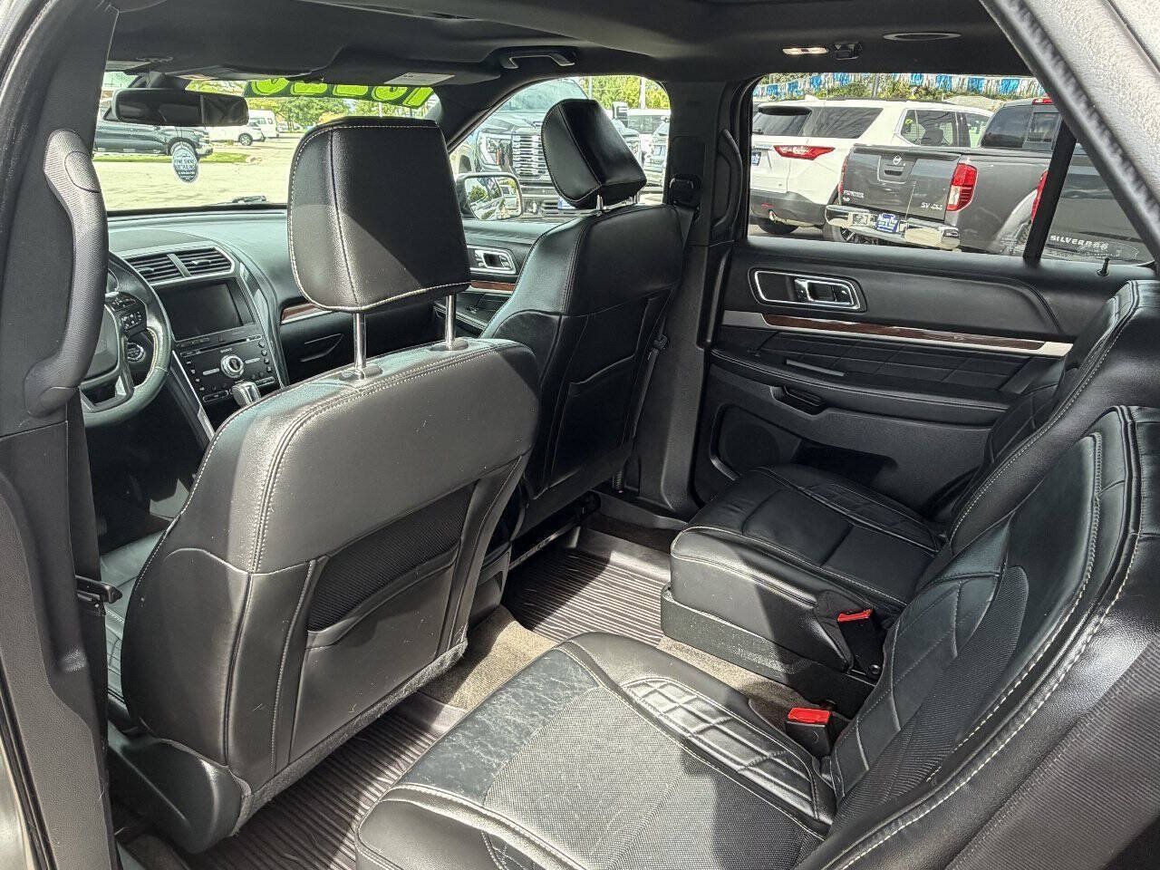 Used 2018 Ford Explorer Platinum AWD/4WD image 11