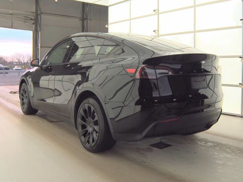Used 2024 Tesla Model Y Long Range image 6