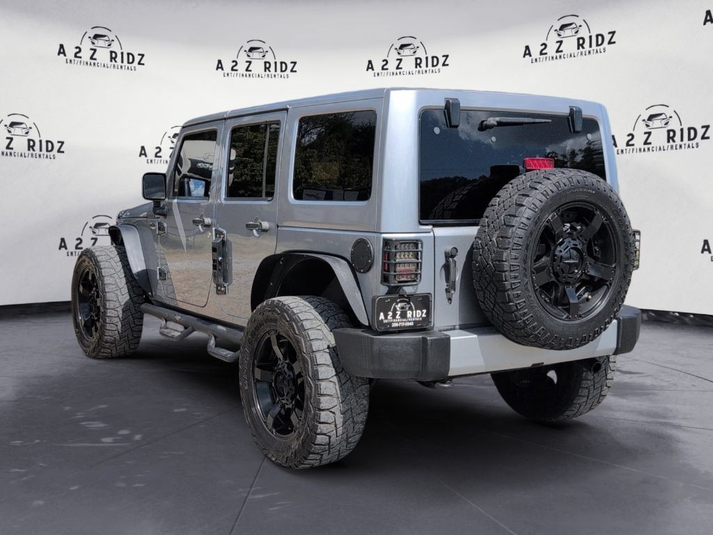 Used 2015 Jeep Wrangler Unlimited Sahara w/ Connectivity Group AWD/4WD image 4