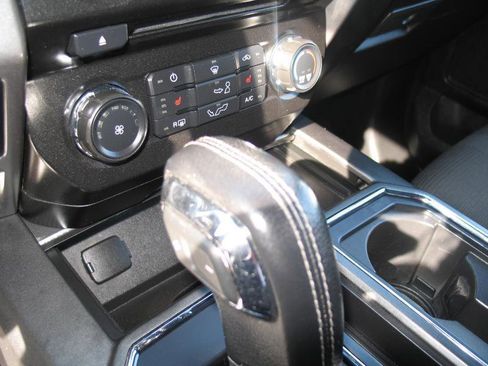 Used 2016 Ford F150 XLT w/ Equipment Group 302A Luxury image 42