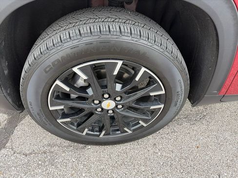 Used 2024 Chevrolet Traverse LT FWD image 5
