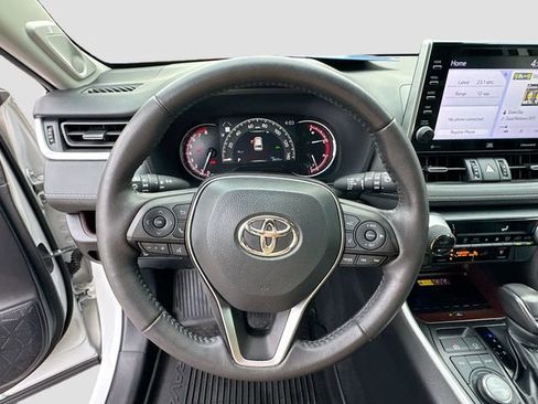 Used 2022 Toyota RAV4 Limited image 12