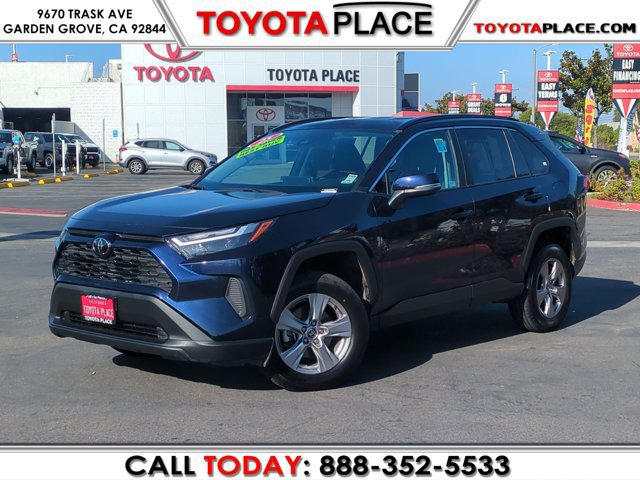 Used 2025 Toyota RAV4 XLE AWD/4WD image 1
