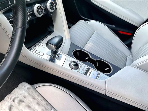 Used 2023 Genesis G70 2.0T w/ Sport Prestige Package RWD image 15