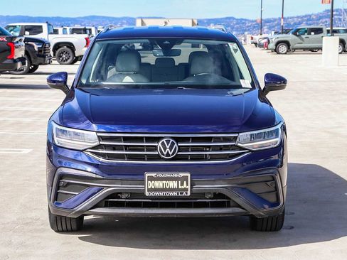 Certified 2022 Volkswagen Tiguan SE image 2