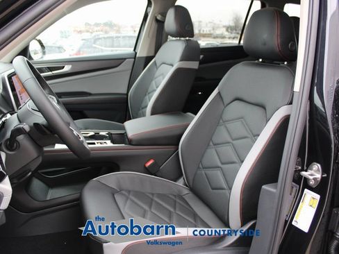 Used 2026 Volkswagen Atlas Peak Edition AWD/4WD image 7