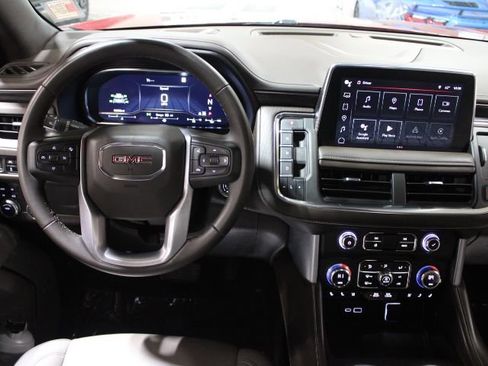 Used 2023 GMC Yukon SLT image 32