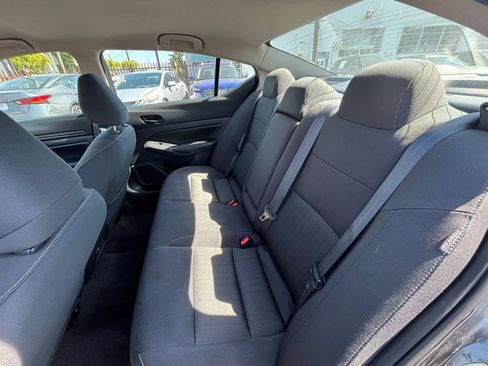 Used 2025 Nissan Altima 2.5 SV FWD image 27