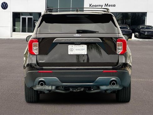 Used 2022 Ford Explorer XLT w/ Equipment Group 202A image 5