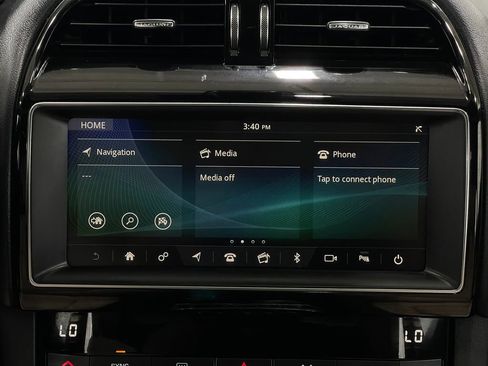 Used 2020 Jaguar F-PACE Premium image 25