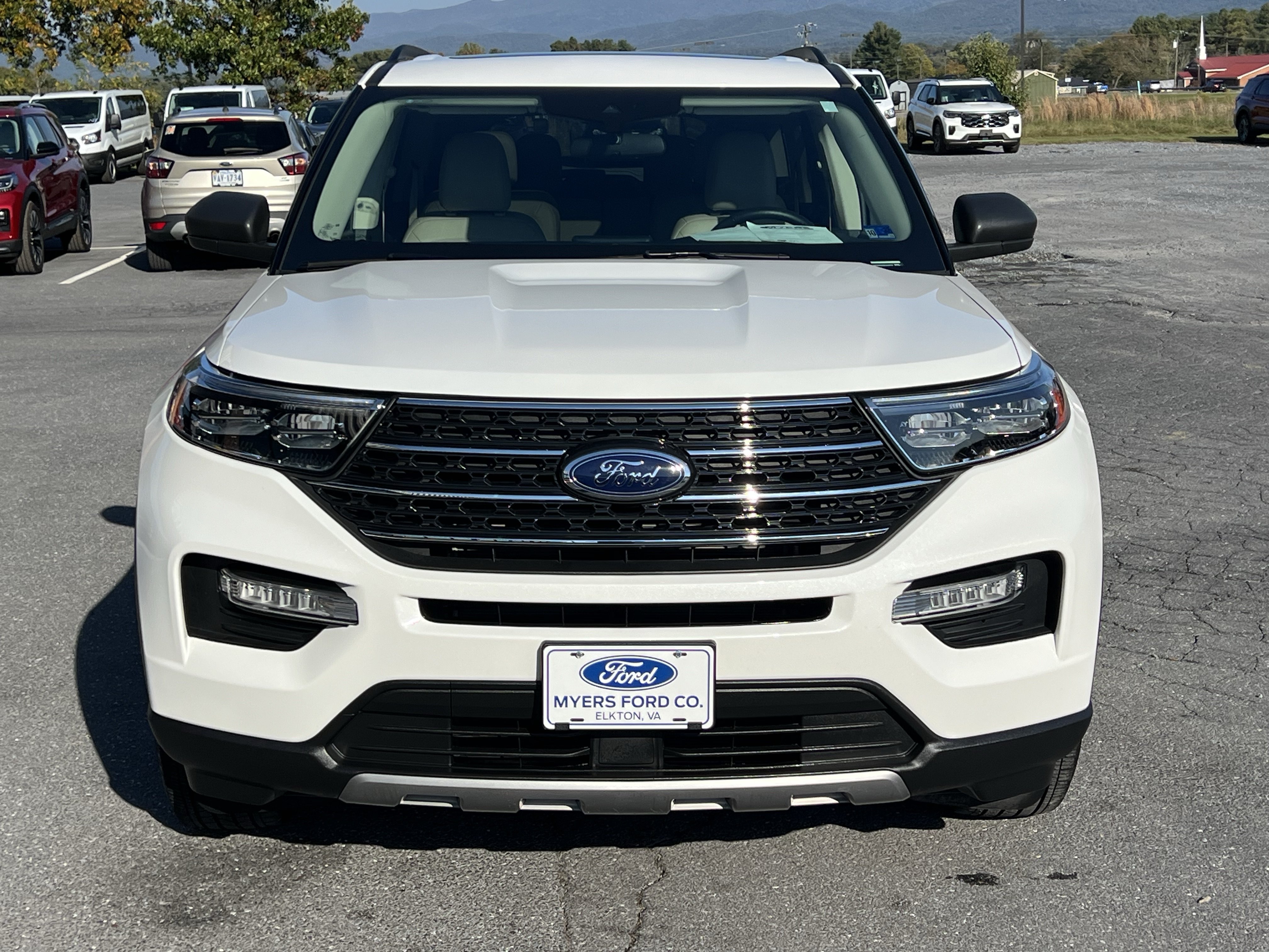 Used 2024 Ford Explorer XLT w/ Equipment Group 202A AWD/4WD image 3
