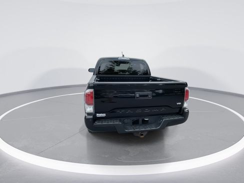 Used 2023 Toyota Tacoma TRD Off-Road w/ Technology Package AWD/4WD image 16