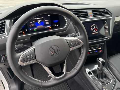 Certified 2023 Volkswagen Tiguan SE image 21