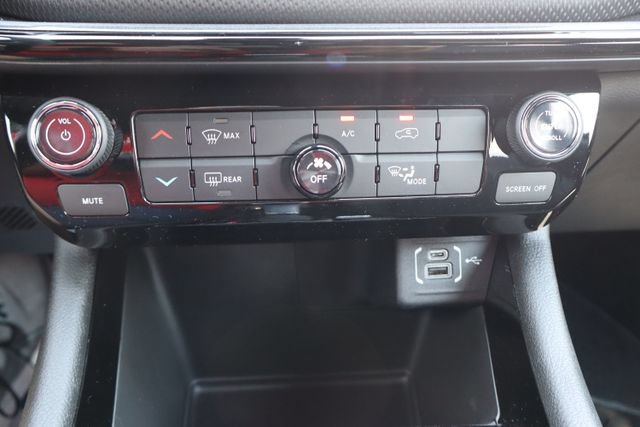 New 2026 Jeep Compass Latitude AWD/4WD image 12