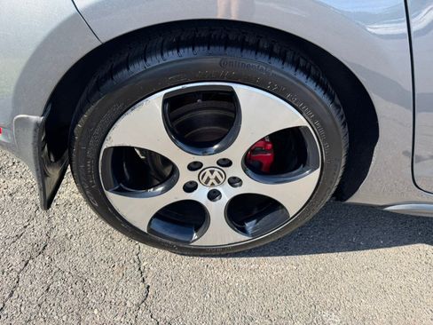 Used 2011 Volkswagen GTI 4-Door FWD image 9