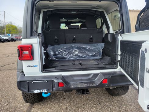 Used 2025 Jeep Wrangler Unlimited Rubicon 4xe w/ Safety Group AWD/4WD image 20