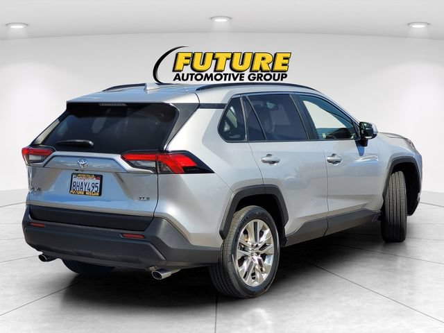 Used 2019 Toyota RAV4 XLE Premium w/ All Weather Liner Package FWD image 4