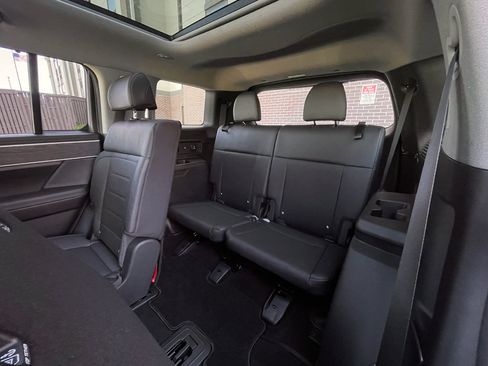 Used 2025 Hyundai Santa Fe Limited image 19