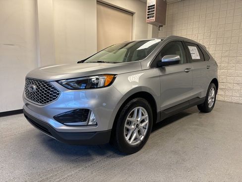 Certified 2024 Ford Edge SEL w/ Convenience Package image 2