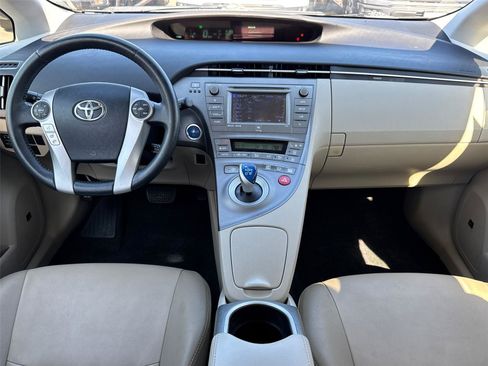 Used 2014 Toyota Prius Four FWD image 19