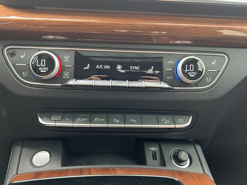 Used 2023 Audi Q5 2.0T Prestige w/ Prestige Package image 30