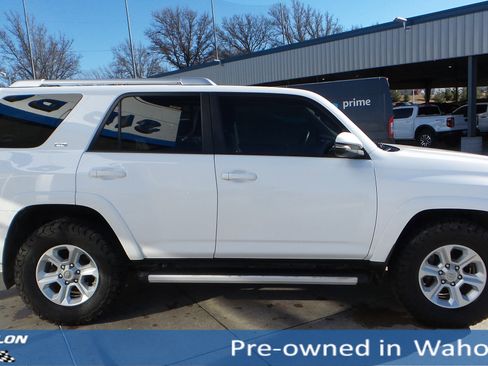 Used 2017 Toyota 4Runner SR5 Premium image 6